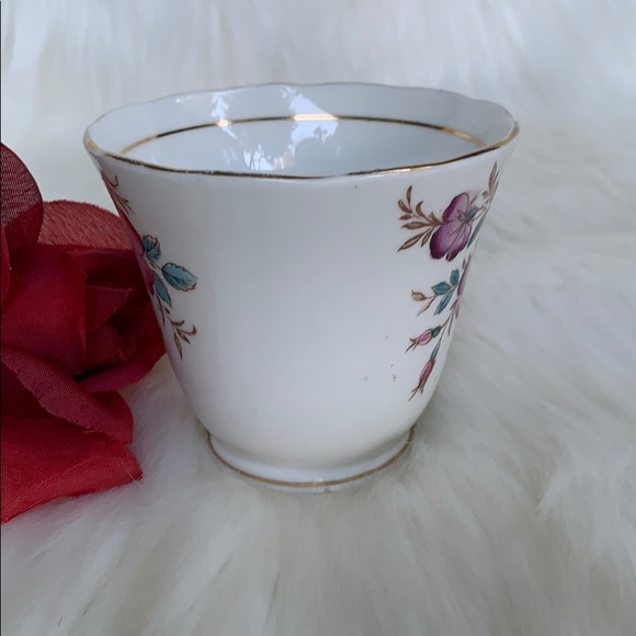 ❗️DONATED❗️ VINTAGE- COLCLOUGH CHINA TEA CUP - Picture 7 of 7
